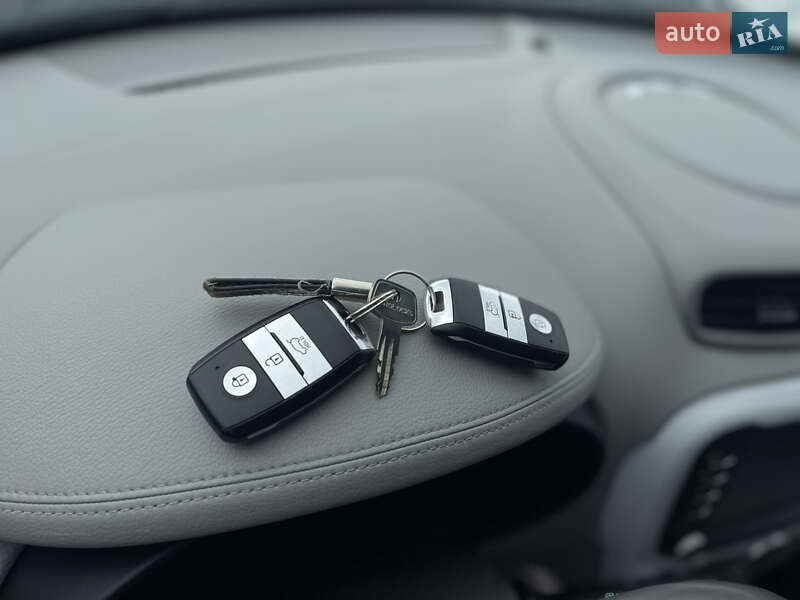 Позашляховик / Кросовер Kia Soul EV 2015 в Луцьку фото 18 Позашляховик / Кросовер Kia Soul EV 2015 в Луцьку