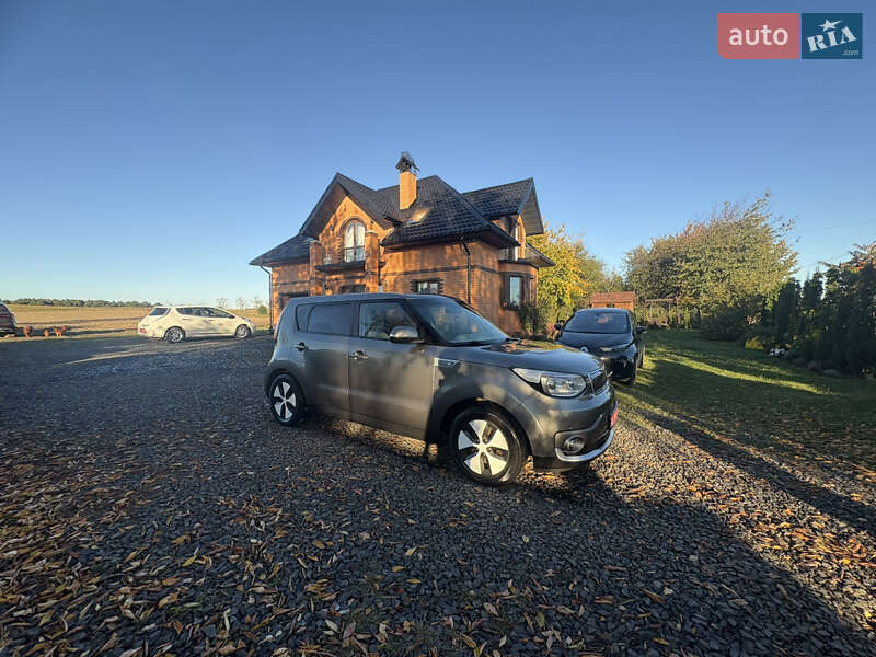 Позашляховик / Кросовер Kia Soul EV 2016 в Луцьку фото 12 Позашляховик / Кросовер Kia Soul EV 2016 в Луцьку
