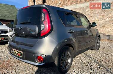 Позашляховик / Кросовер Kia Soul EV 2015 в  фото 7 Позашляховик / Кросовер Kia Soul EV 2015 в