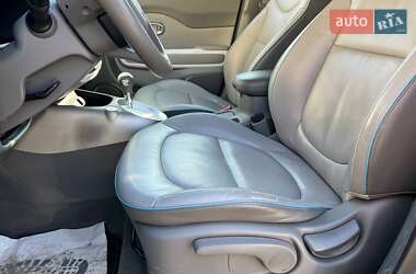 Позашляховик / Кросовер Kia Soul EV 2015 в  фото 22 Позашляховик / Кросовер Kia Soul EV 2015 в