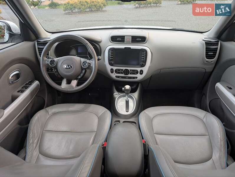 Позашляховик / Кросовер Kia Soul EV 2015 в Жовкві фото 8 Позашляховик / Кросовер Kia Soul EV 2015 в Жовкві