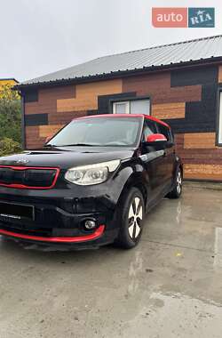 Позашляховик / Кросовер Kia Soul EV 2015 в Вишневому Позашляховик / Кросовер Kia Soul EV 2015 в Вишневому