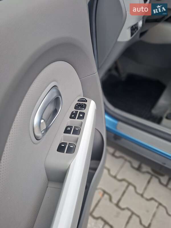 Внедорожник / Кроссовер Kia Soul EV 2016 в Дрогобыче фото 66 Внедорожник / Кроссовер Kia Soul EV 2016 в Дрогобыче