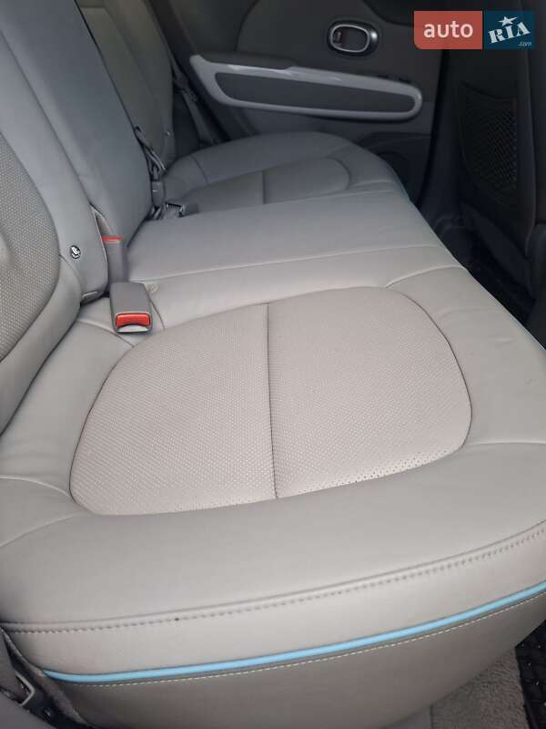 Внедорожник / Кроссовер Kia Soul EV 2016 в Дрогобыче фото 71 Внедорожник / Кроссовер Kia Soul EV 2016 в Дрогобыче