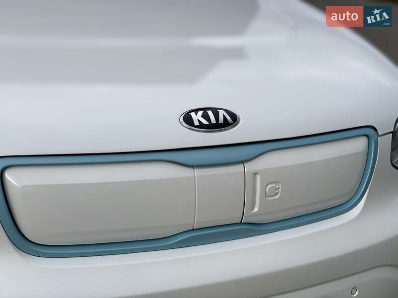Позашляховик / Кросовер Kia Soul EV 2016 в Луцьку