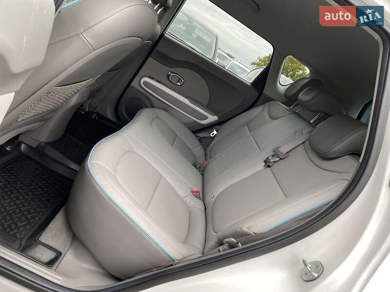 Позашляховик / Кросовер Kia Soul EV 2016 в Луцьку