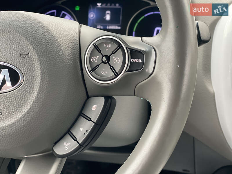 Позашляховик / Кросовер Kia Soul EV 2016 в Луцьку