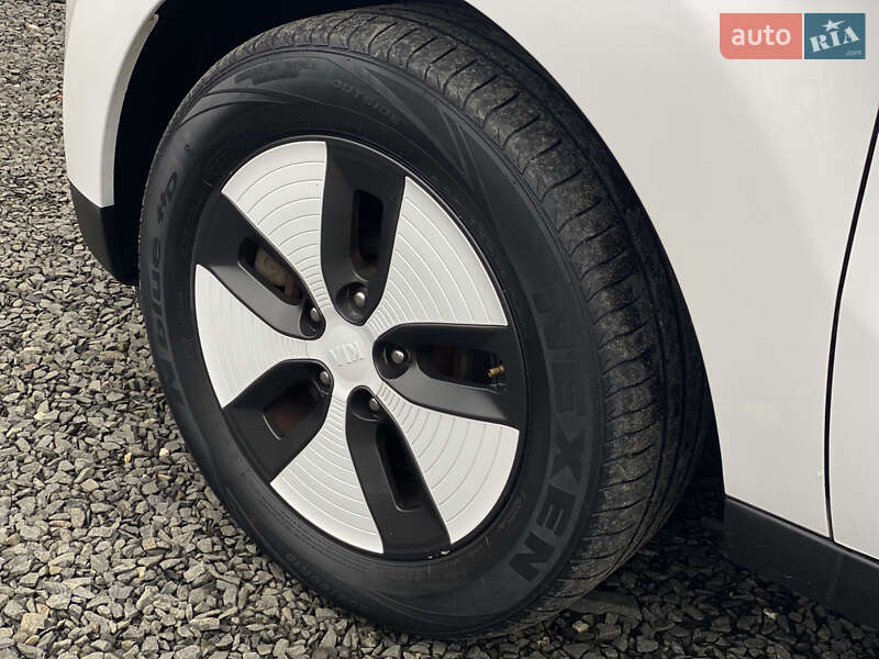 Позашляховик / Кросовер Kia Soul EV 2016 в Луцьку