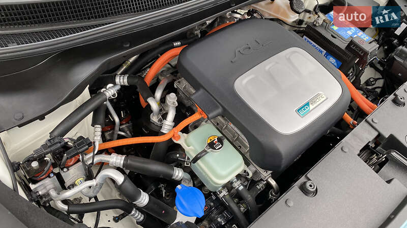 Позашляховик / Кросовер Kia Soul EV 2016 в Луцьку