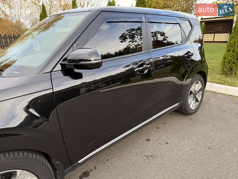 Внедорожник / Кроссовер Kia Soul EV 2023 в Киеве