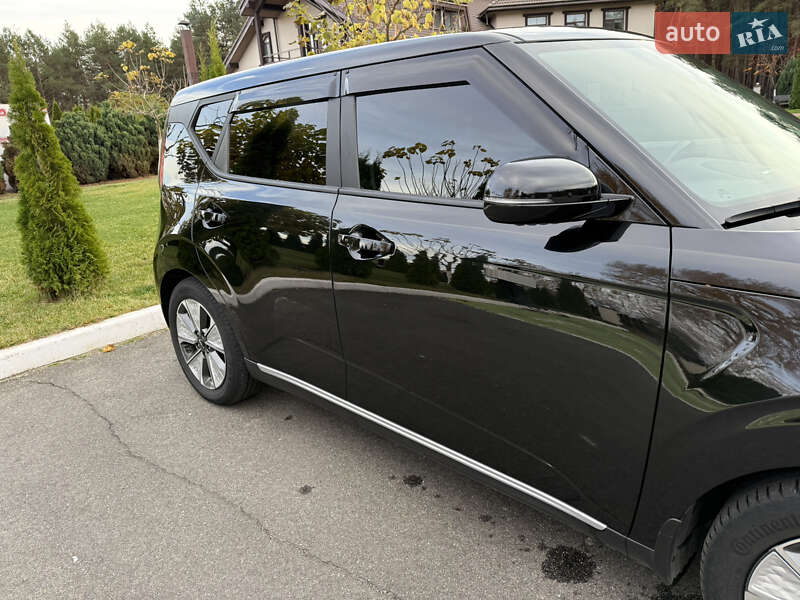 Внедорожник / Кроссовер Kia Soul EV 2023 в Киеве