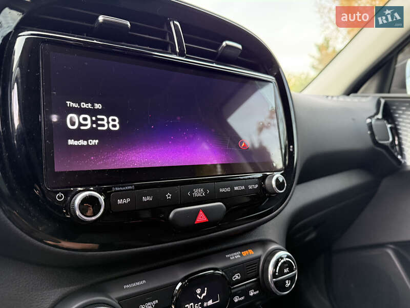 Внедорожник / Кроссовер Kia Soul EV 2023 в Киеве