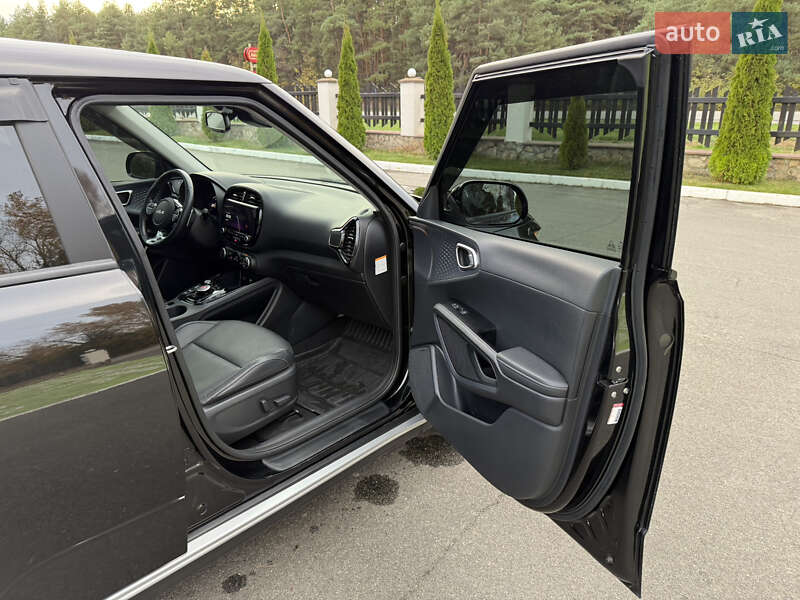 Внедорожник / Кроссовер Kia Soul EV 2023 в Киеве