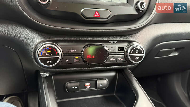 Внедорожник / Кроссовер Kia Soul EV 2021 в Киеве