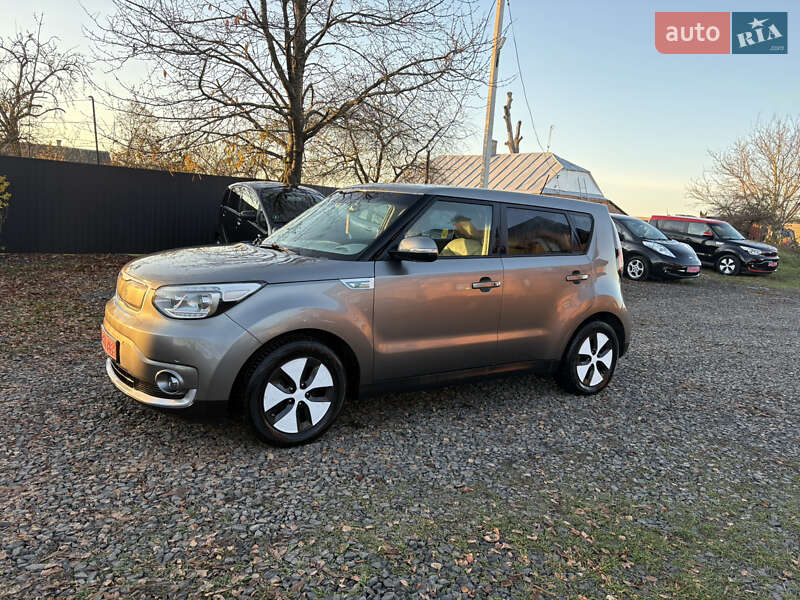 Внедорожник / Кроссовер Kia Soul EV 2016 в Луцке фото 11 Внедорожник / Кроссовер Kia Soul EV 2016 в Луцке