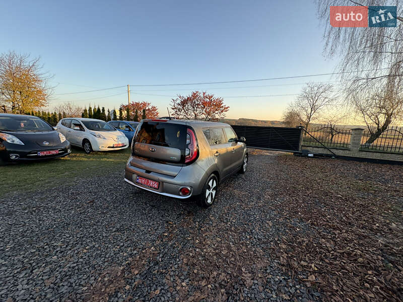 Внедорожник / Кроссовер Kia Soul EV 2016 в Луцке фото 15 Внедорожник / Кроссовер Kia Soul EV 2016 в Луцке