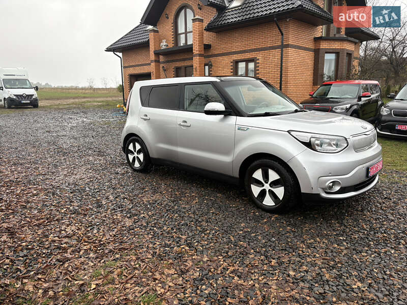Внедорожник / Кроссовер Kia Soul EV 2016 в Луцке фото 12 Внедорожник / Кроссовер Kia Soul EV 2016 в Луцке