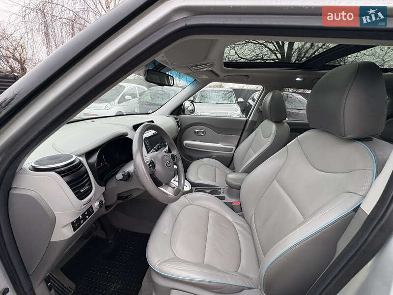 Внедорожник / Кроссовер Kia Soul EV 2016 в Луцке фото 22 Внедорожник / Кроссовер Kia Soul EV 2016 в Луцке