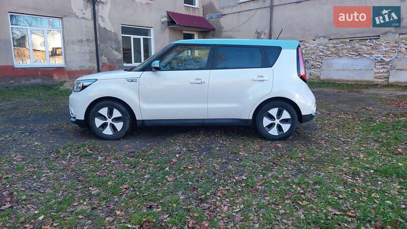 Внедорожник / Кроссовер Kia Soul EV 2014 в Луцке