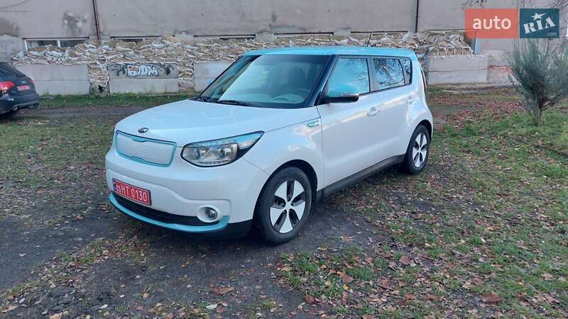 Внедорожник / Кроссовер Kia Soul EV 2014 в Луцке