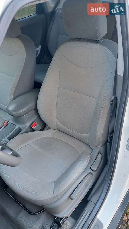 Внедорожник / Кроссовер Kia Soul EV 2014 в Луцке