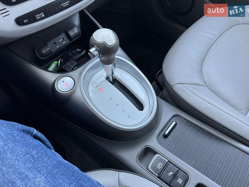 Позашляховик / Кросовер Kia Soul EV 2015 в Тернополі