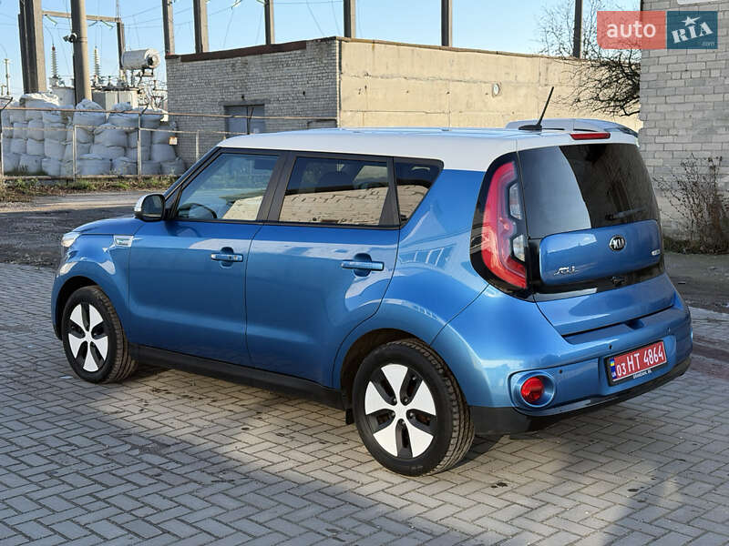 Внедорожник / Кроссовер Kia Soul EV 2014 в Тернополе