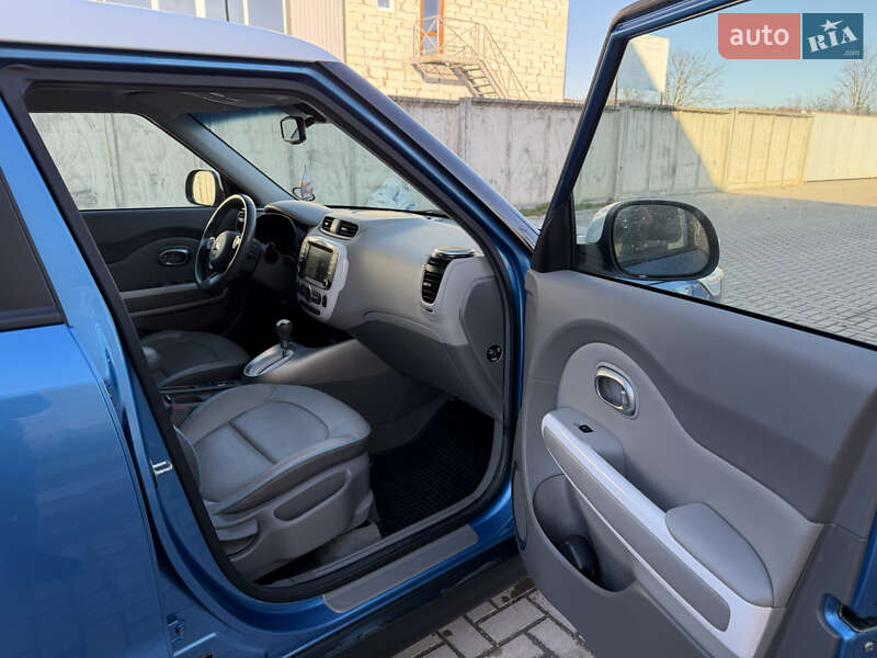 Внедорожник / Кроссовер Kia Soul EV 2014 в Тернополе