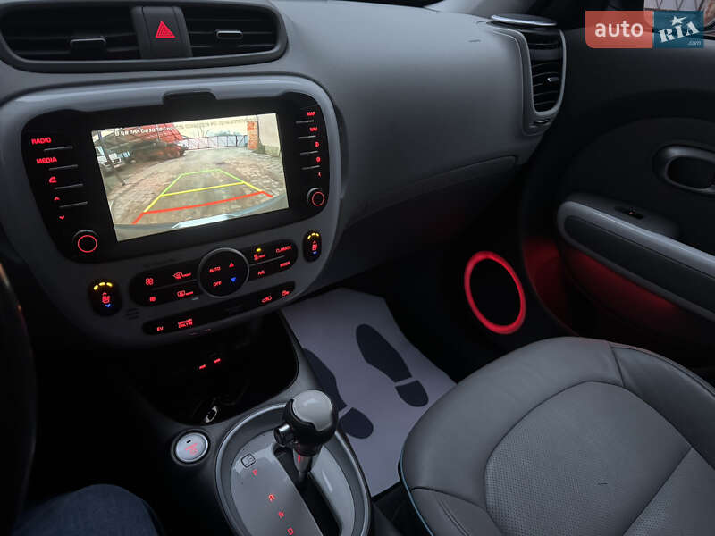 Внедорожник / Кроссовер Kia Soul EV 2015 в Тернополе
