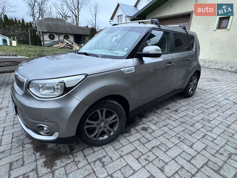 Внедорожник / Кроссовер Kia Soul EV 2015 в Тернополе