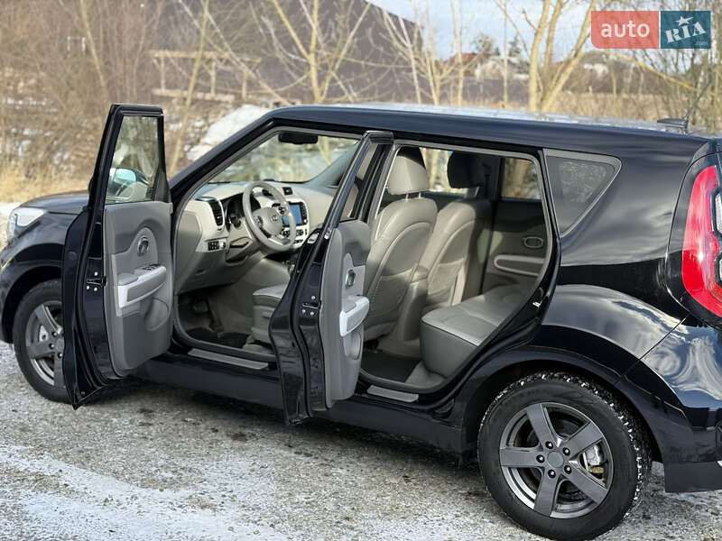 Позашляховик / Кросовер Kia Soul EV 2015 в Івано-Франківську