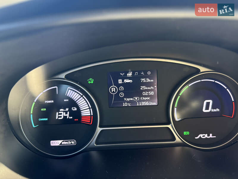 Позашляховик / Кросовер Kia Soul EV 2015 в Івано-Франківську