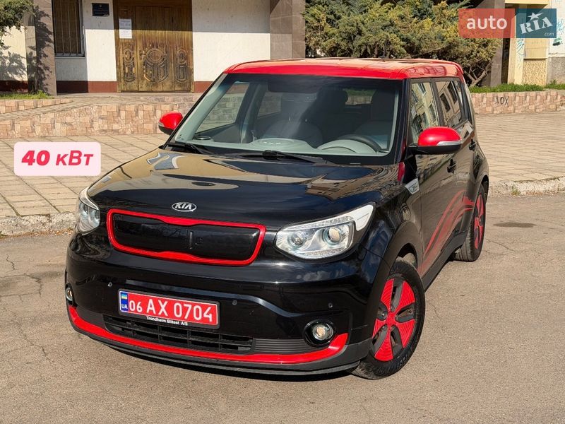 Позашляховик / Кросовер Kia Soul EV 2015 в Миколаєві