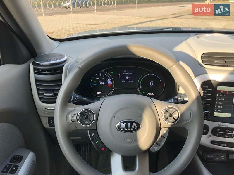 Хэтчбек Kia Soul 2016 в Ровно