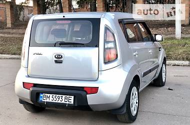 Хетчбек Kia Soul 2011 в 