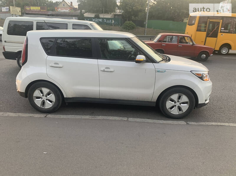 Хэтчбек Kia Soul 2015 в Киеве