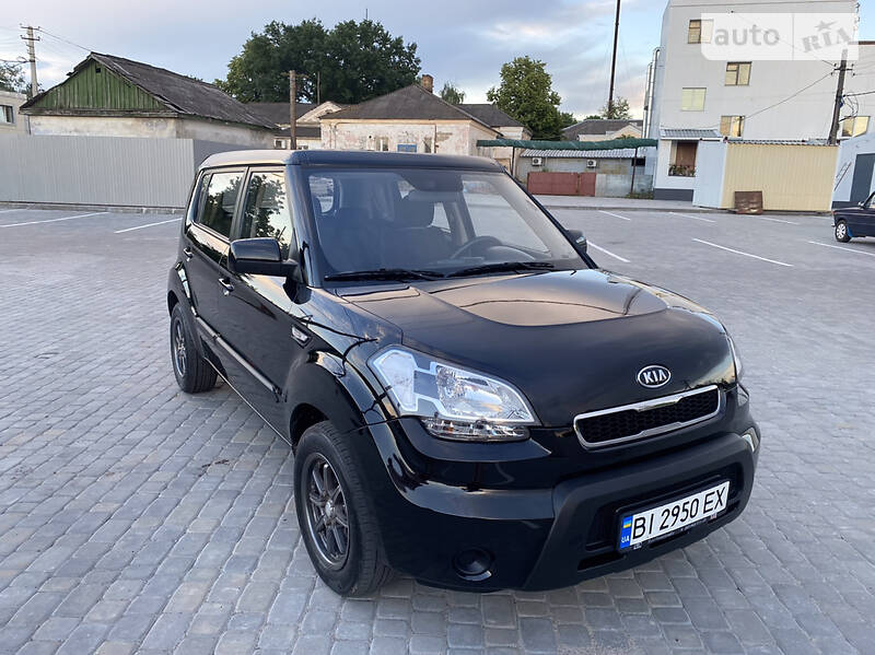 Позашляховик / Кросовер Kia Soul 2010 в Козельщині