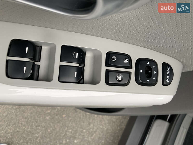 Внедорожник / Кроссовер Kia Soul 2015 в Полтаве