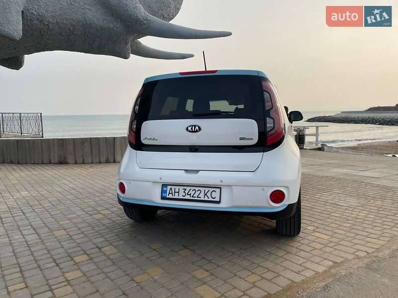 Внедорожник / Кроссовер Kia Soul 2015 в Одессе