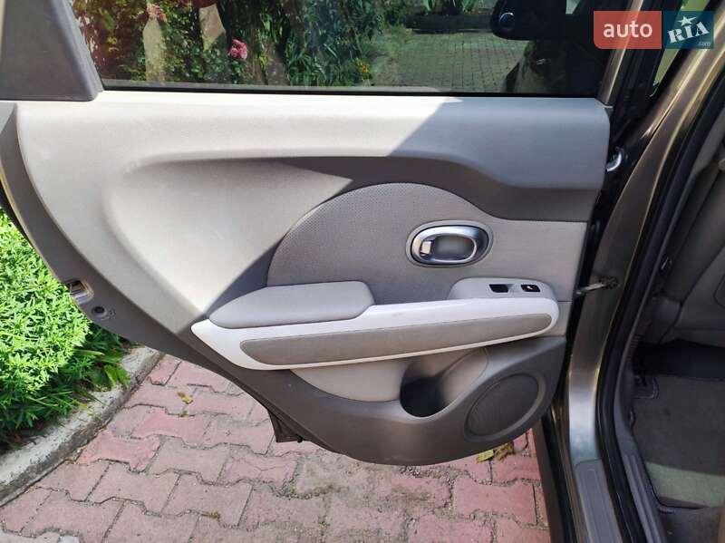 Позашляховик / Кросовер Kia Soul 2016 в Одесі