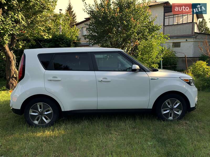 Позашляховик / Кросовер Kia Soul 2016 в Борисполі
