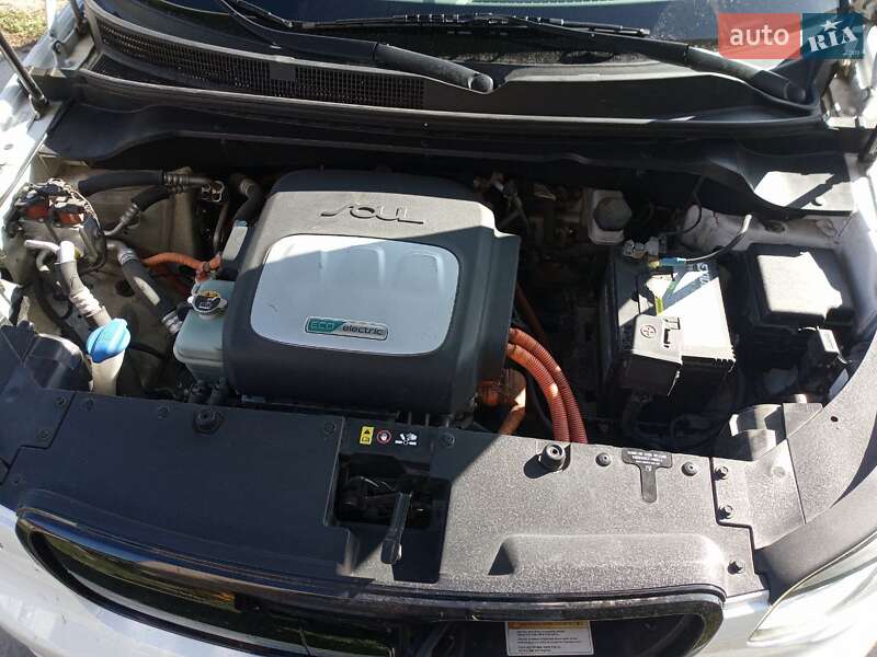 Позашляховик / Кросовер Kia Soul 2016 в Борисполі