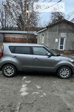 Внедорожник / Кроссовер Kia Soul 2015 в Каменец-Подольском