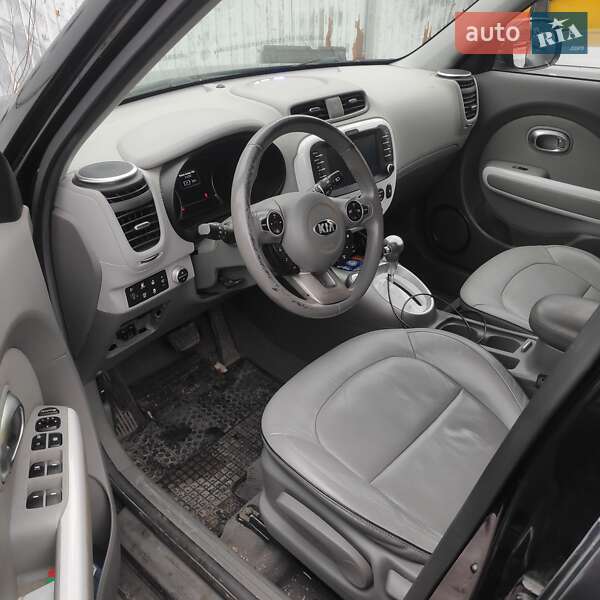 Позашляховик / Кросовер Kia Soul 2015 в Києві