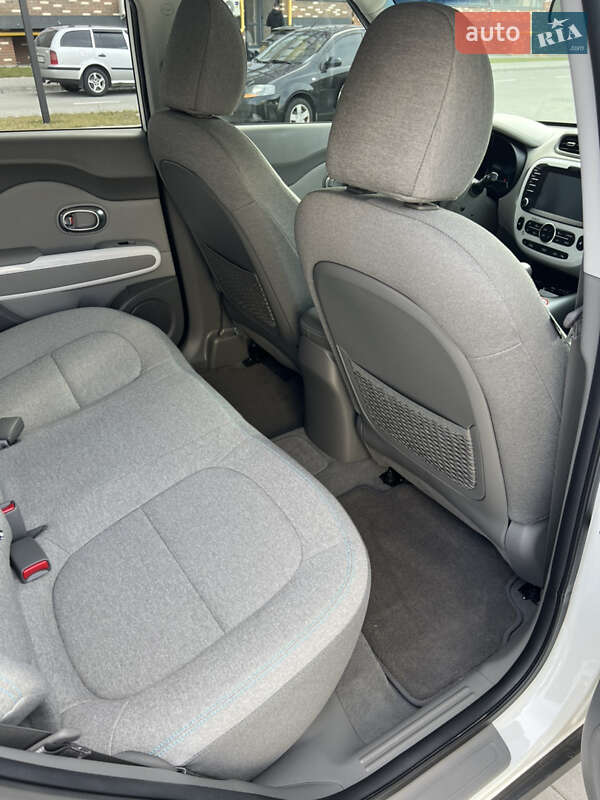 Позашляховик / Кросовер Kia Soul 2017 в Житомирі