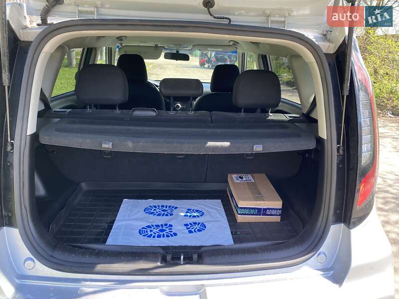 Позашляховик / Кросовер Kia Soul 2017 в Чернівцях