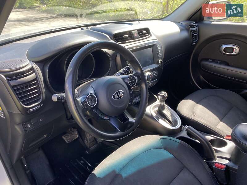 Позашляховик / Кросовер Kia Soul 2017 в Чернівцях