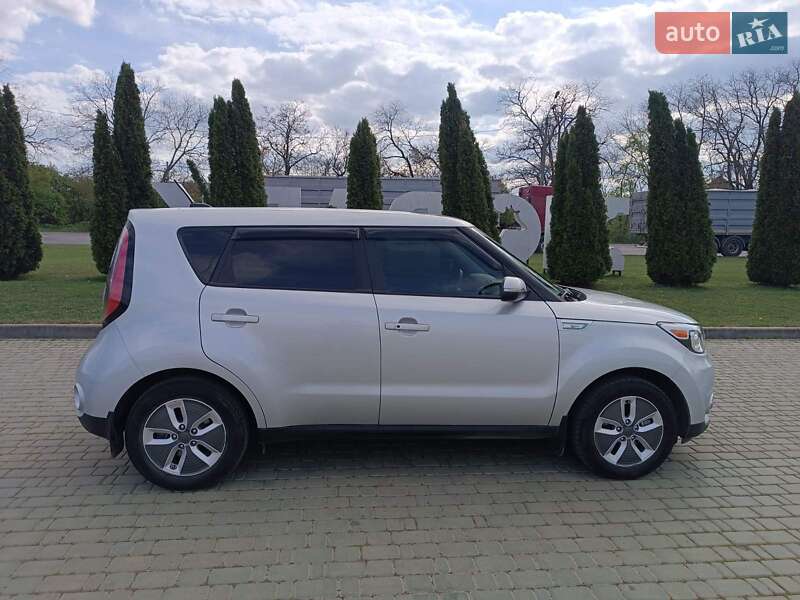 Позашляховик / Кросовер Kia Soul 2017 в Одесі