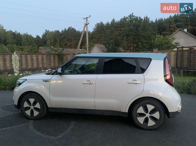 Внедорожник / Кроссовер Kia Soul 2015 в Костополе