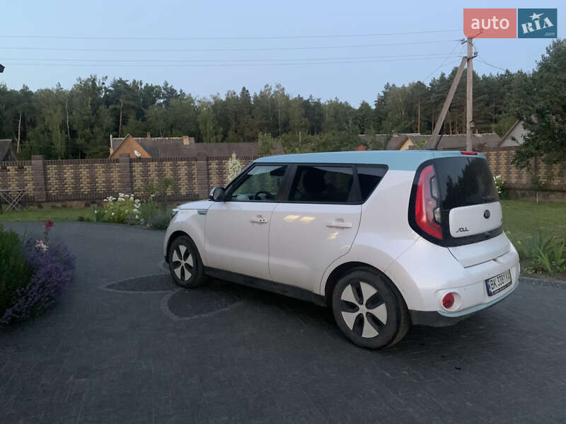 Внедорожник / Кроссовер Kia Soul 2015 в Костополе